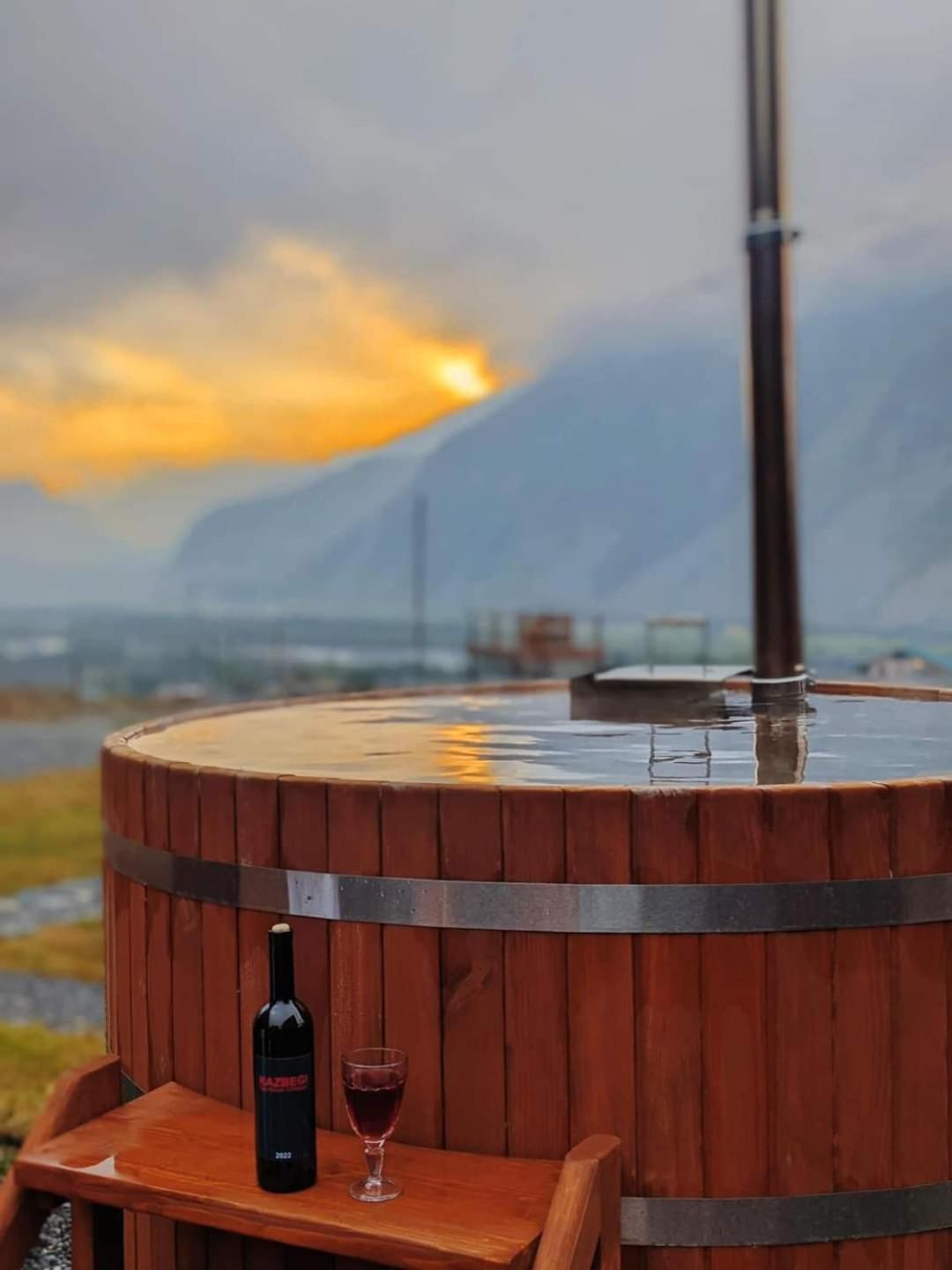 Kazbegi Spa Resort Cottages Exterior photo