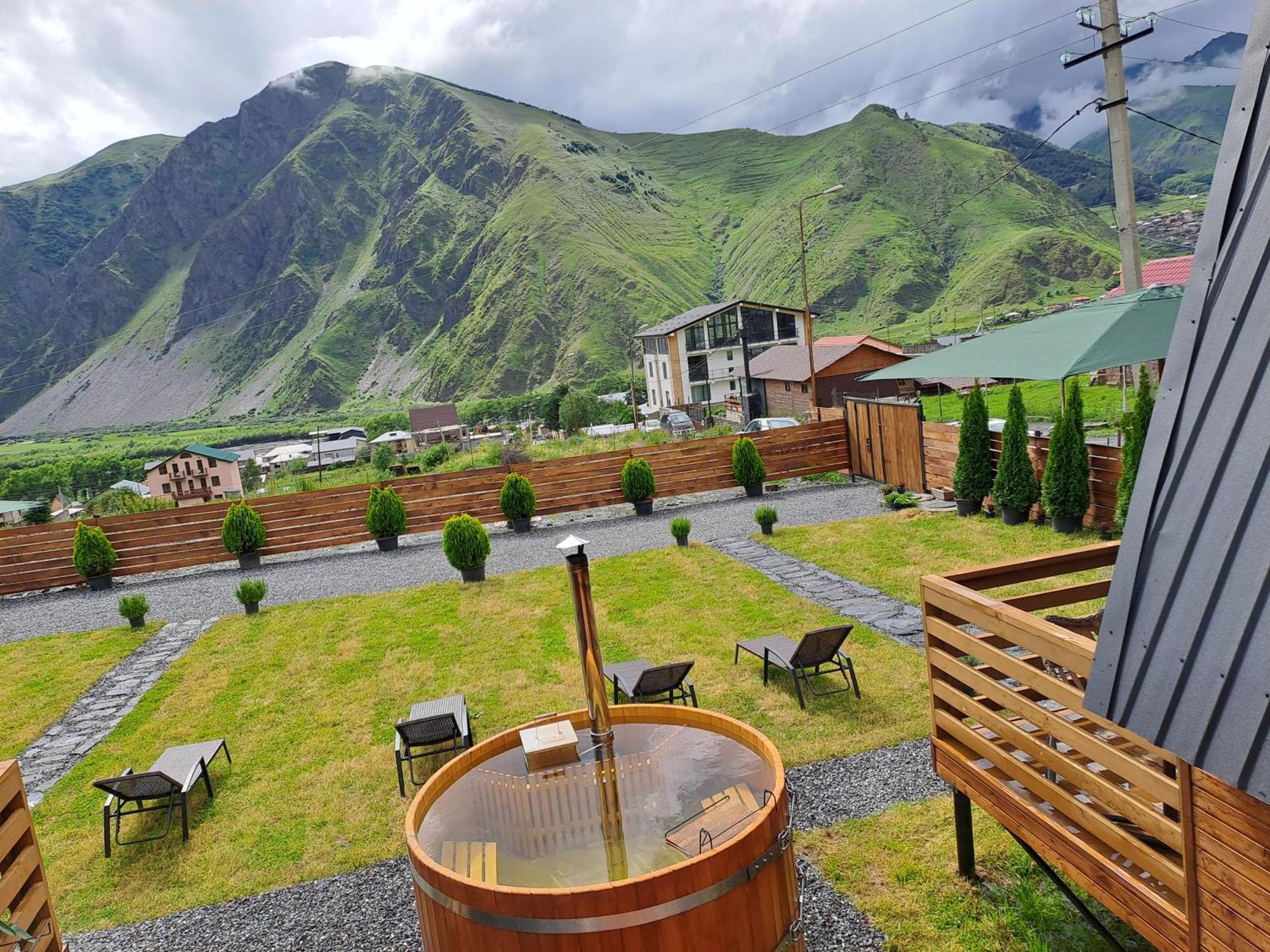 Kazbegi Spa Resort Cottages Exterior photo